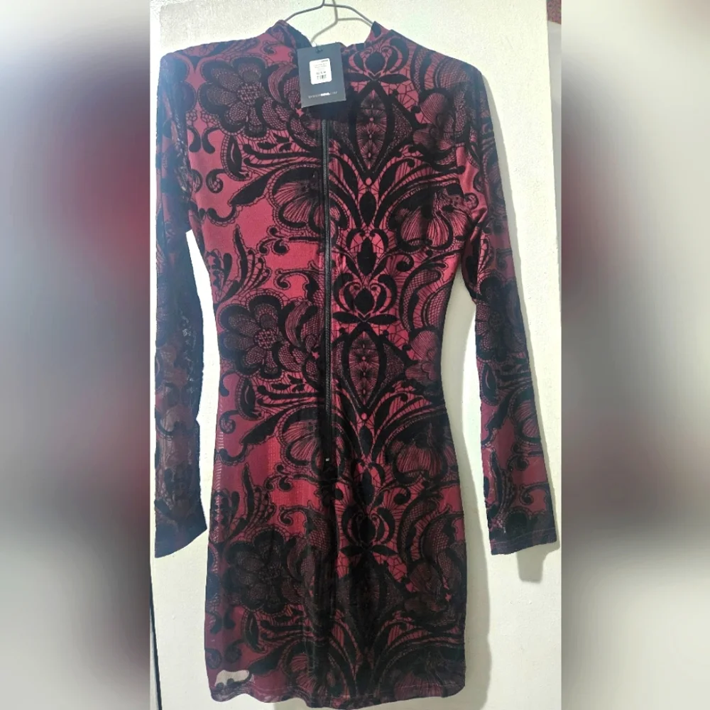 FN Burgundy and Black Bodycon Dress with Long Sleeves - Picture 4 of 4